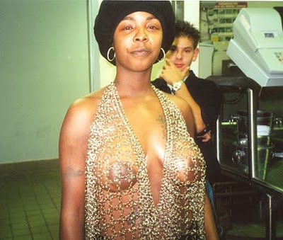 Rapper Khia Shows Titties