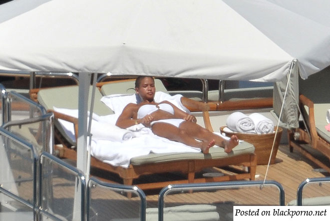 Cassie Ventura Topless 1